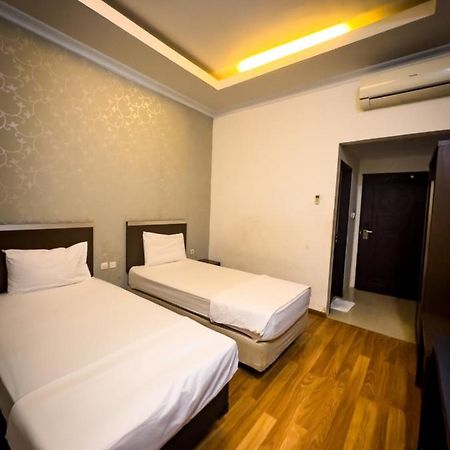 Mess Mt Haryono Motel Sampit Kültér fotó